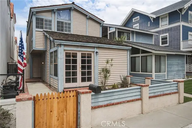 417 8th Street, Huntington Beach, CA 92648 - #1