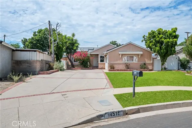 14515 Daubert, Mission Hills, CA 91345 - #2