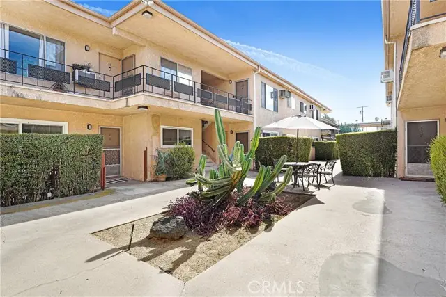 5232 Corteen Place  #7, Valley Village, CA 91607 - #3
