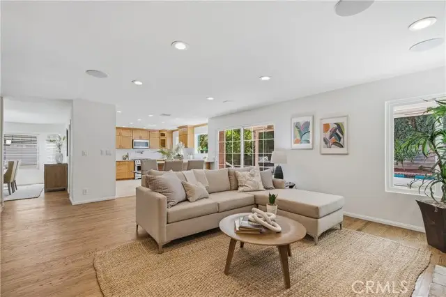 5943 Julian, Tarzana, CA 91356 - #3