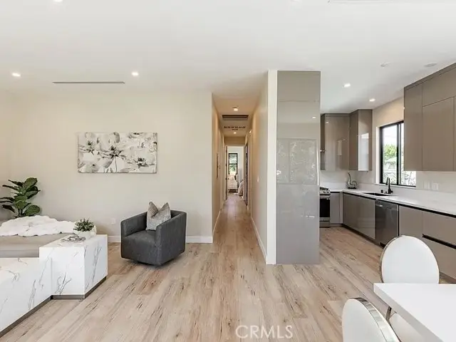 5805 Bucknell Avenue, North Hollywood, CA 91607 - #3
