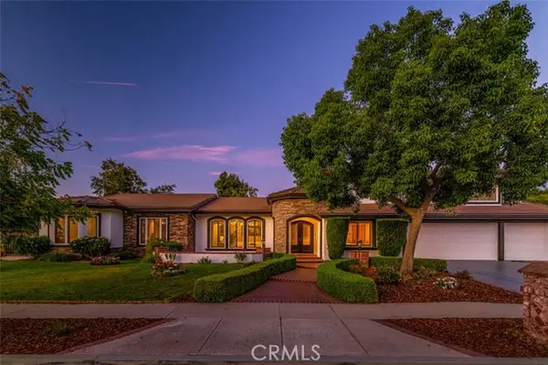 586 Valley Gate Rd, Simi Valley, CA 93065