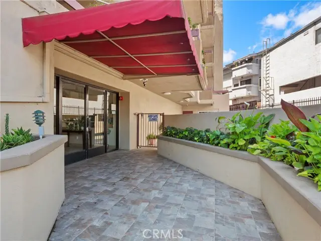 4301 Fulton Avenue  #303, Sherman Oaks, CA 91423 - #2