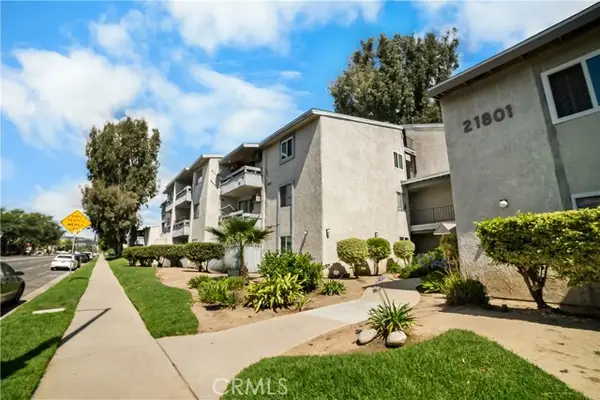 21801 Roscoe Boulevard  #206, Canoga Park, CA 91304