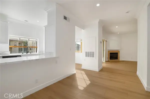 5799 Freebird Lane  #102, Oak Park, CA 91377