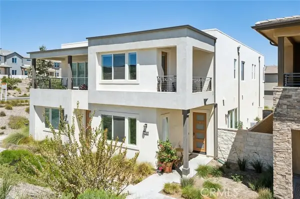 27262 Narrowleaf Willow Lane, Valencia, CA 91381
