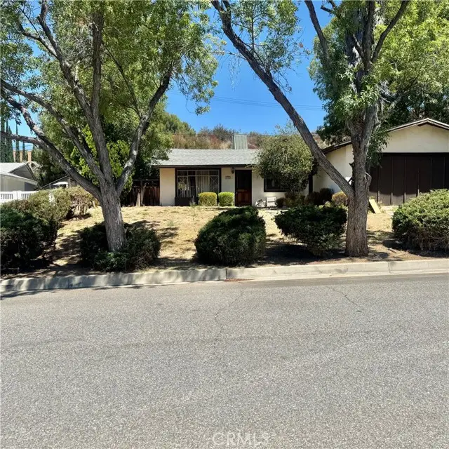 22465 Los Rogues, Saugus, CA 91350 - #3