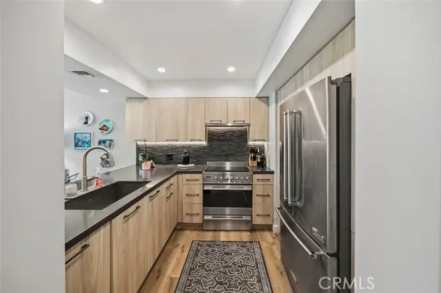 7135 Hollywood Boulevard  #405, Los Angeles, CA 90046 - #3