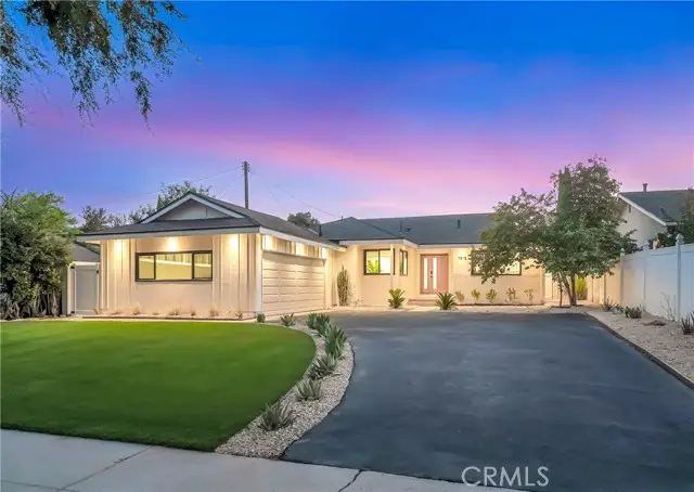 7915 Owensmouth, Canoga Park, CA 91304 - #1