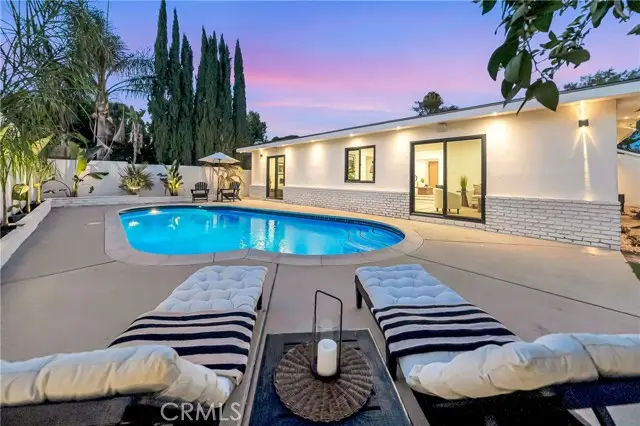 7915 Owensmouth, Canoga Park, CA 91304 - #2