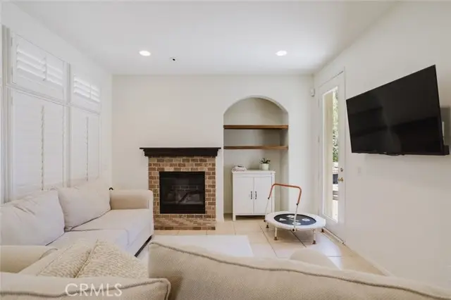 24444 Montevista Circle, Valencia, CA 91354 - #3