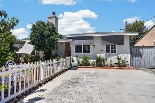18809 Vanowen, Reseda, CA 91335
