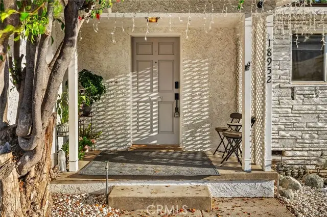 18952 Victory, Tarzana, CA 91335 - #3