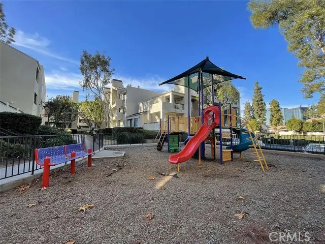 5500 Owensmouth  #218, Woodland Hills, CA 91367 - #2