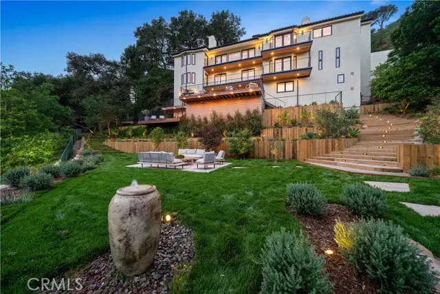3636 Camino De La Cumbre, Sherman Oaks, CA 91423 - #1