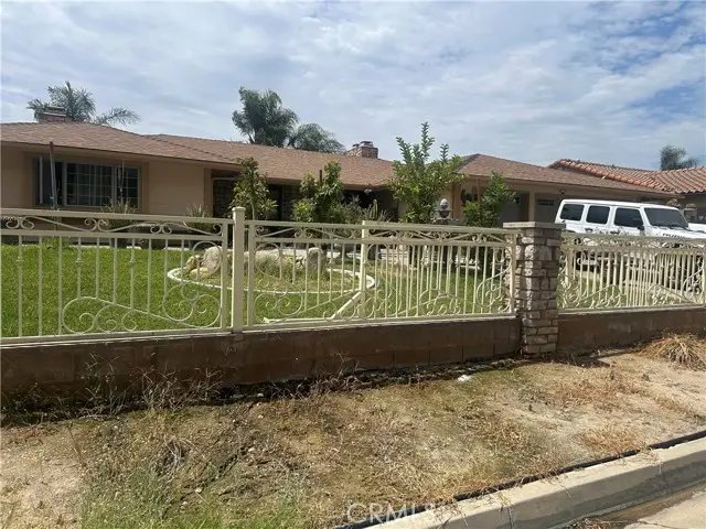 2421 Willow, San Bernardino, CA 92404 - #2
