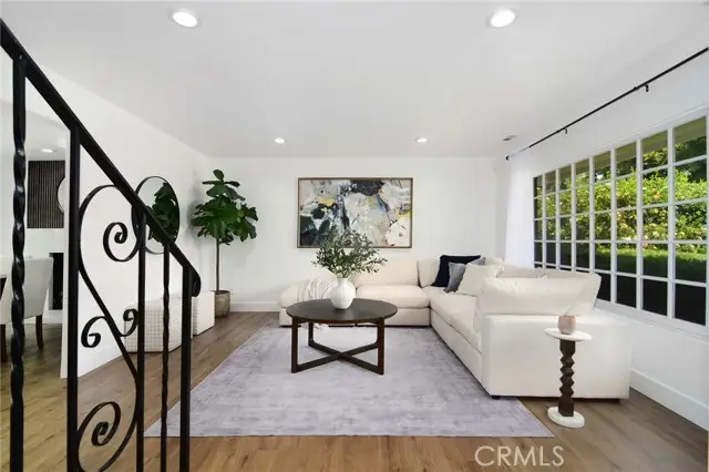 5655 Ramara Avenue, Woodland Hills, CA 91367 - #3