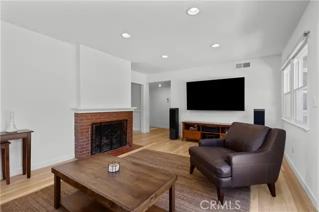 6319 Aura Avenue, Tarzana, CA 91335 - #3