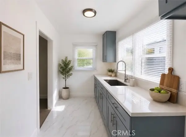 4215 Budlong, Los Angeles, CA 90037