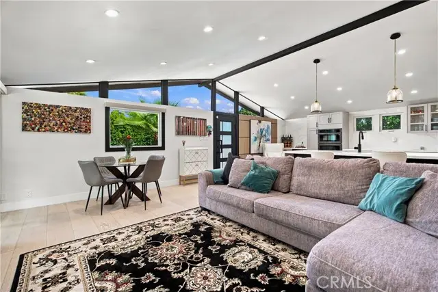 19705 Hamlin Street, Woodland Hills, CA 91367 - #2