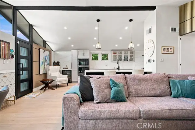 19705 Hamlin Street, Woodland Hills, CA 91367 - #3