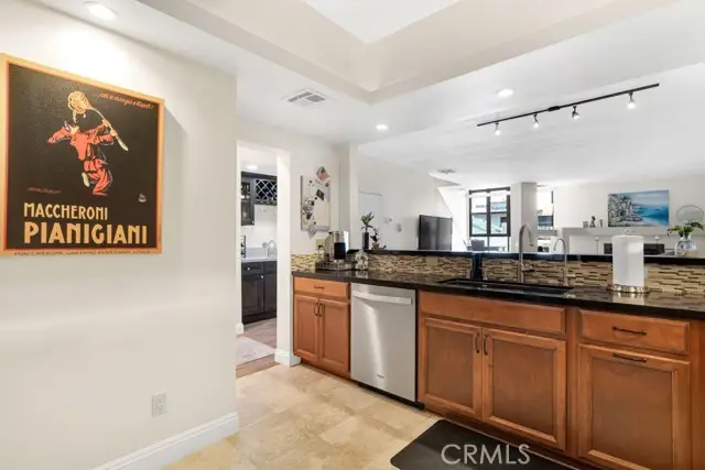 5230 Bellingham  #7, Valley Village, CA 91607 - #1