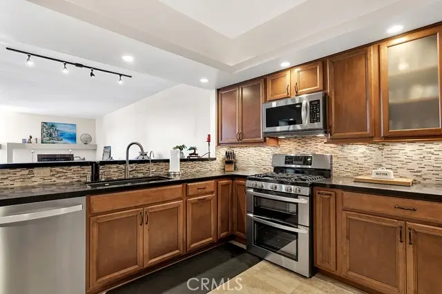 5230 Bellingham  #7, Valley Village, CA 91607 - #2
