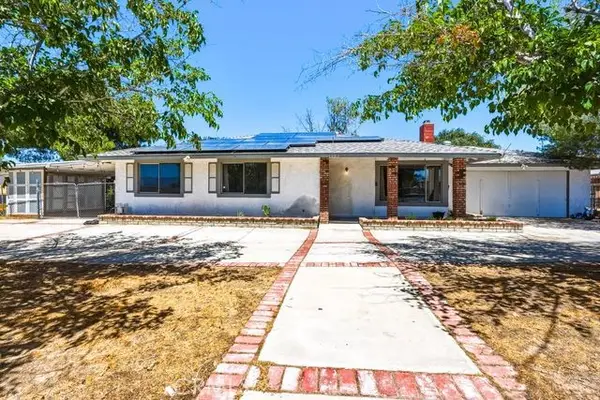 17307 Longmeadow Avenue, Palmdale, CA 93591