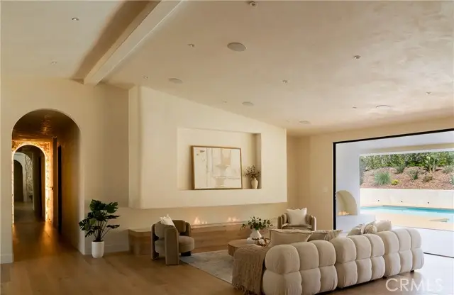 18840 La Amistad, Tarzana, CA 91356 - #2