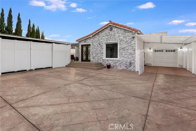 6917 Tyrone Avenue, Van Nuys, CA 91405 - #3