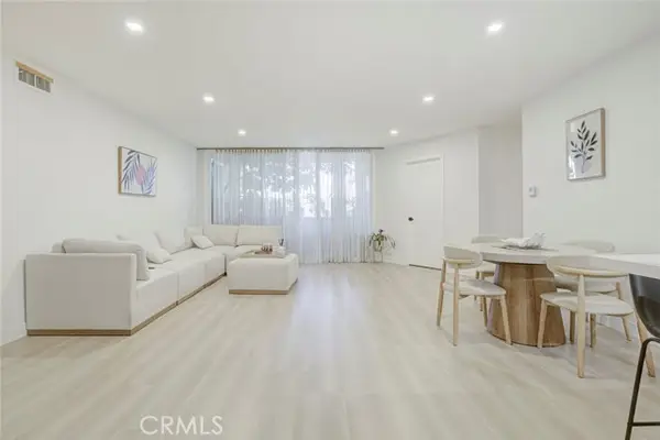 5411 Tyrone Avenue  #203, Sherman Oaks, CA 91401