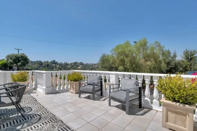21041 Bandera Street, Woodland Hills, CA 91364 - #3