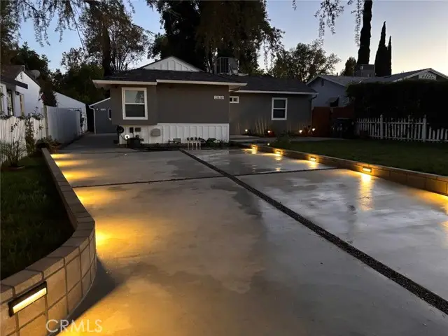 23130 Victory, Woodland Hills, CA 91367 - #1