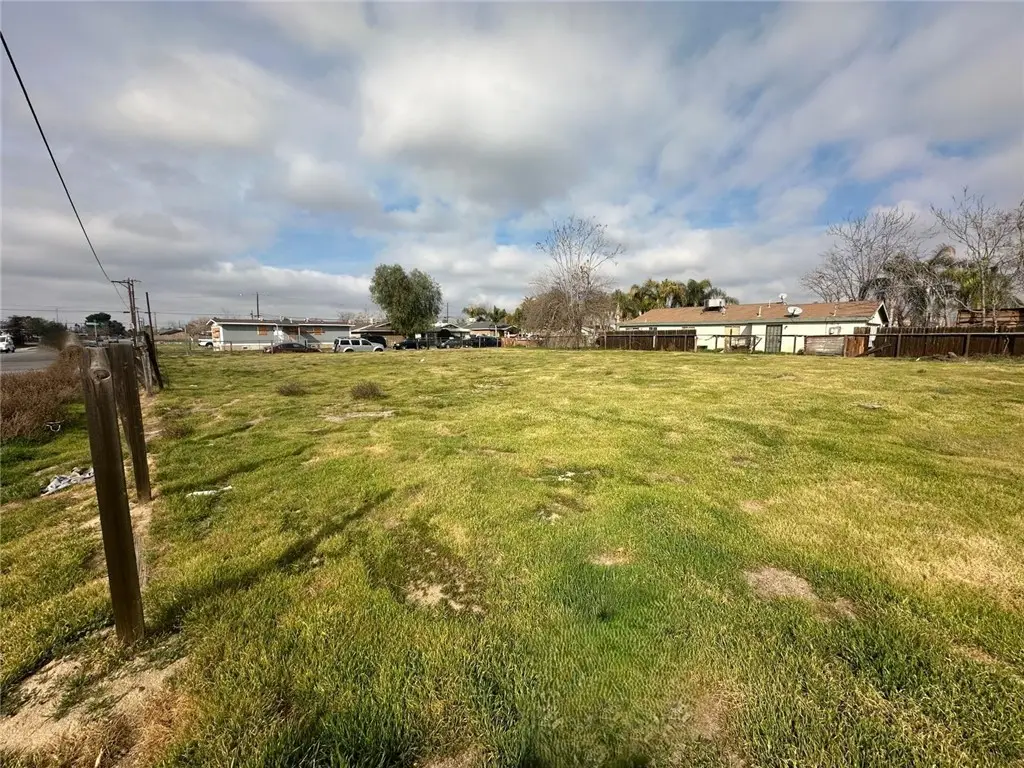 1200 Wilkins, Bakersfield, CA 93307 - #1