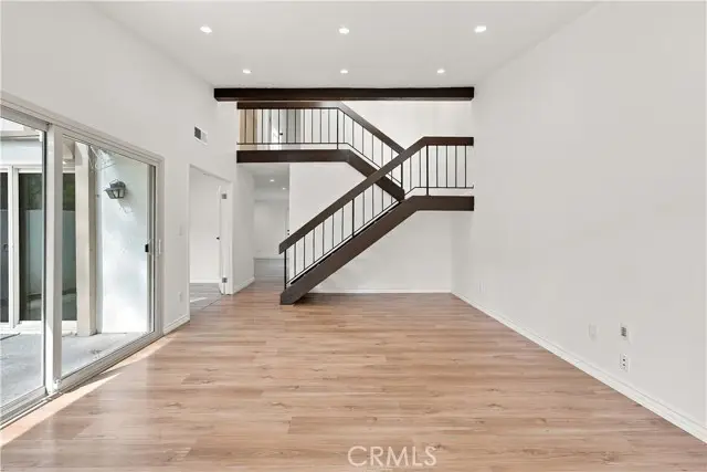 10120 Larwin Avenue  #3, Chatsworth, CA 91311 - #2