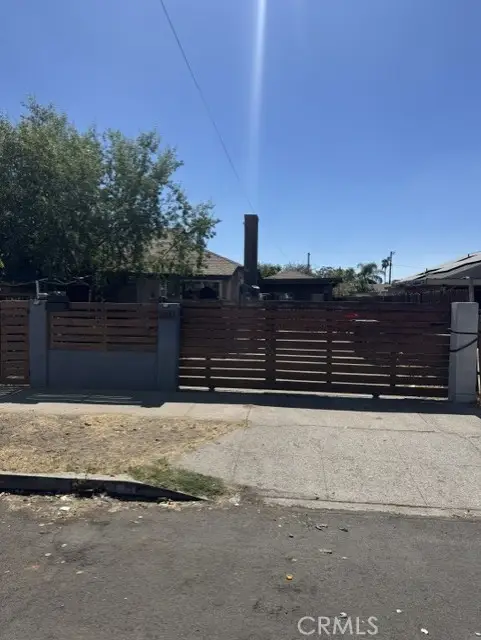 11081 De Garmo, Pacoima, CA 91331