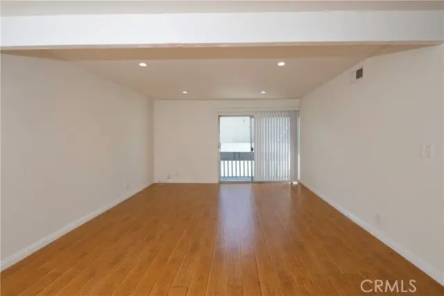 18620 Hatteras St  #249, Tarzana, CA 91356 - #2