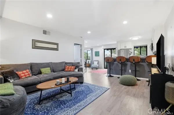 18530 Hatteras Street  #337, Tarzana, CA 91356