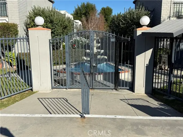 22049 Oxnard, Woodland Hills, CA 91367 - #2