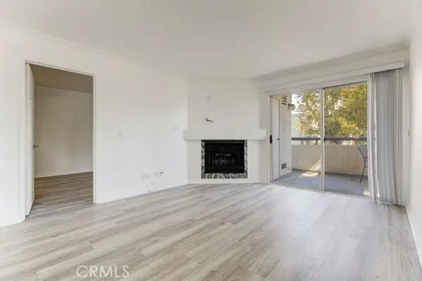 5515 Canoga Ave  #105, Woodland Hills, CA 91367