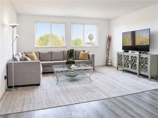 13951 Sherman Way  #301, Van Nuys, CA 91405 - #2
