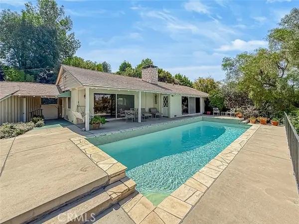 5015 Casa Dr., Tarzana, CA 91356