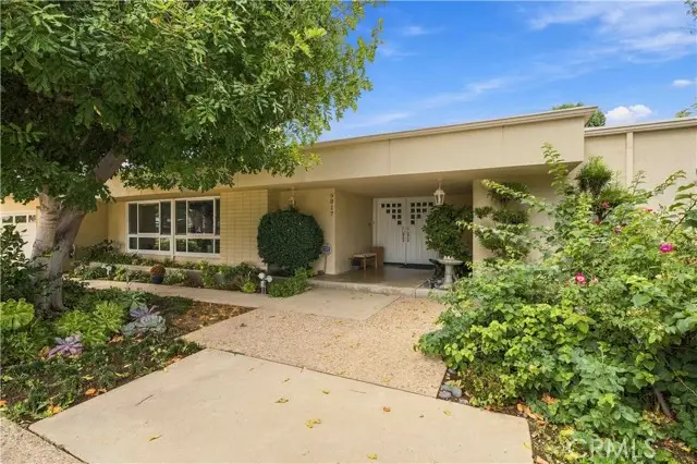 9817 Donna Avenue, Northridge, CA 91324 - #2