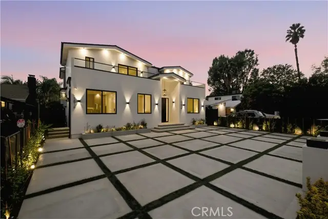 22518 Burbank, Woodland Hills, CA 91367 - #1