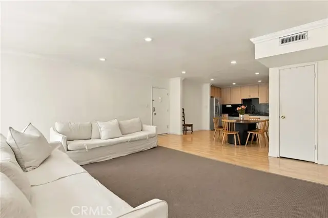 5315 Zelzah Avenue  #16, Encino, CA 91316 - #3