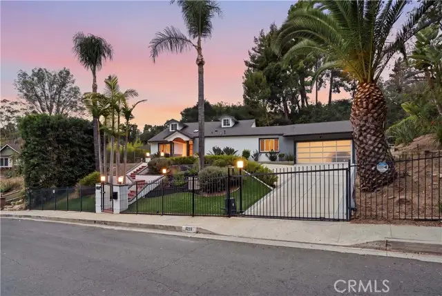 4223 Mooncrest Place, Encino, CA 91436 - #2