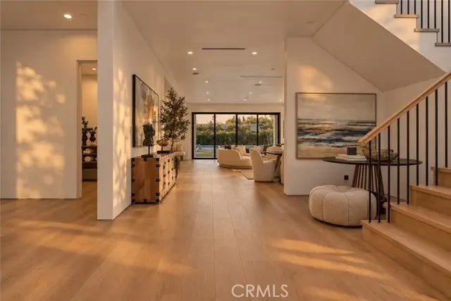 22816 Erwin, Woodland Hills, CA 91367 - #2