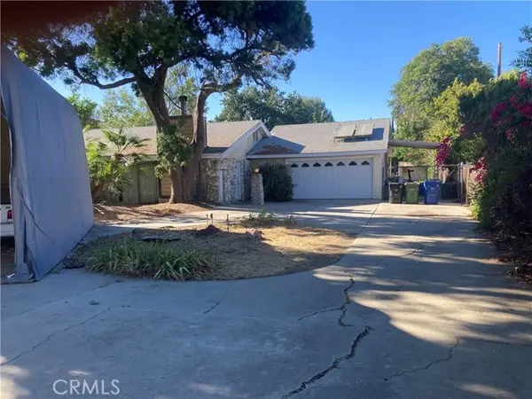 23011 Burbank, Woodland Hills, CA 91367
