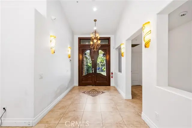 5050 Serrania Avenue, Woodland Hills, CA 91364 - #2