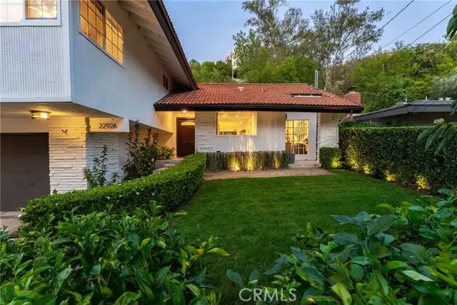 22926 Cass Avenue, Woodland Hills, CA 91364 - #2